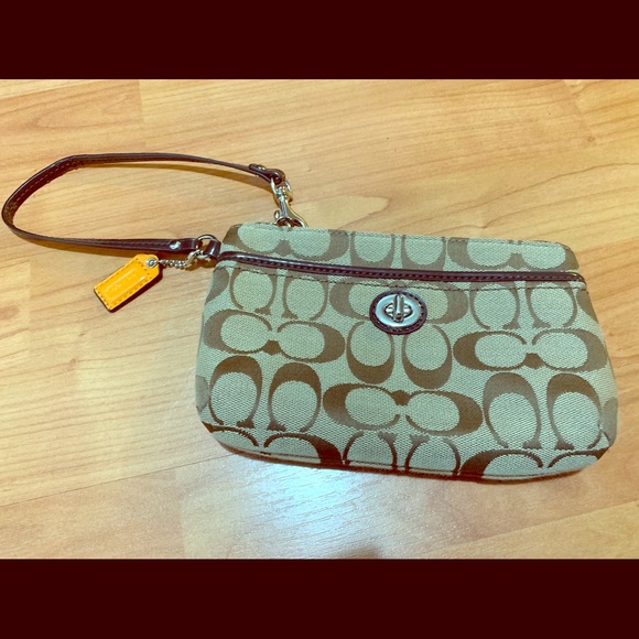 Coach wristlet - Picture 1 of 3